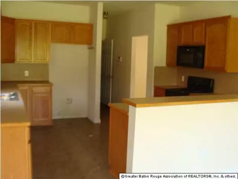 34036 Springlake Dr, Walker, LA 70785 photo 3
