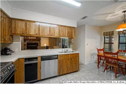 31559 River Pines Dr, Springfield, LA 70462 photo 7
