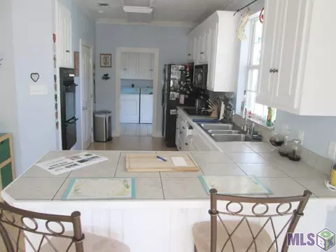 32792 Cypress Dr, Springfield, LA 70462 photo 5