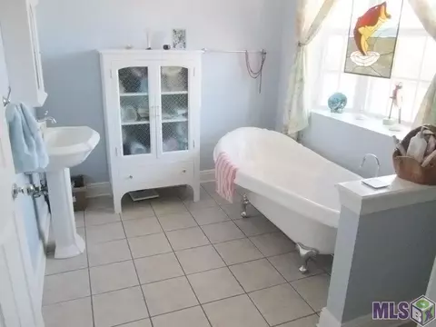 32792 Cypress Dr, Springfield, LA 70462 photo 9