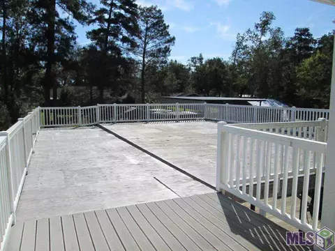32792 Cypress Dr, Springfield, LA 70462 photo 3