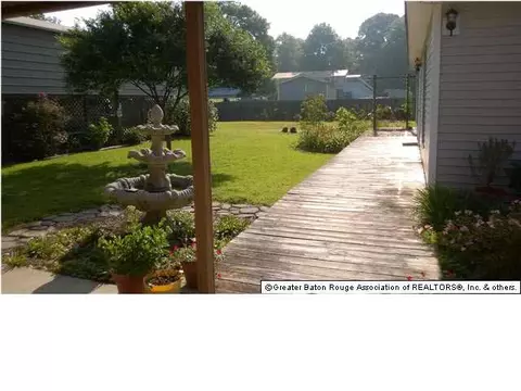 26818 Pen Dr, Walker, LA 70785 photo 2