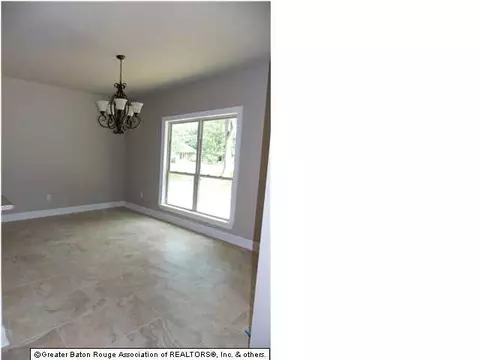 14915 Glenn Dr, Pride, LA 70770 photo 9