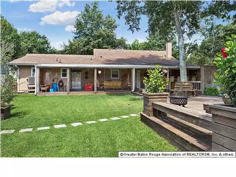 20398 Fairway Dr, Springfield, LA 70462 photo 2