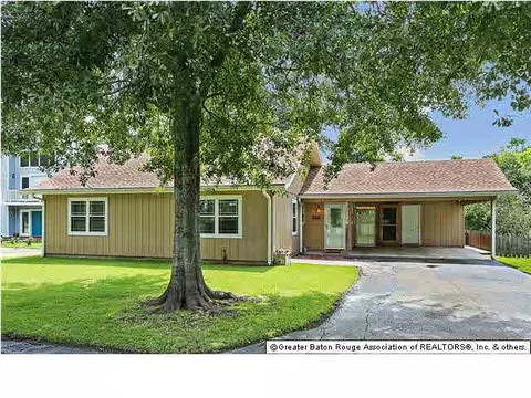 20398 Fairway Dr, Springfield, LA 70462 photo 3