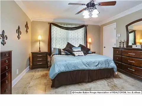20398 Fairway Dr, Springfield, LA 70462 photo 5