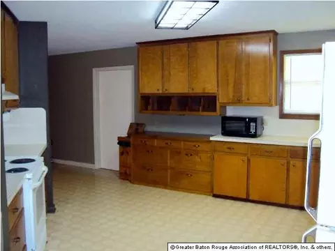 26650 Kelli Dr, Denham Springs, LA 70726 photo 4