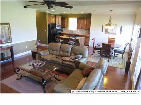 34099 Spring Lake Dr, Walker, LA 70785 photo 4