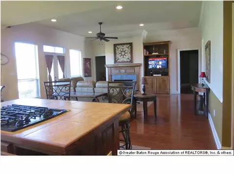 34099 Spring Lake Dr, Walker, LA 70785 photo 6