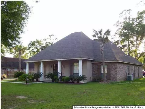 30175 Oak Shadow Dr, Walker, LA 70785 photo 1