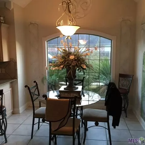 30175 Oak Shadow Dr, Walker, LA 70785 photo 4