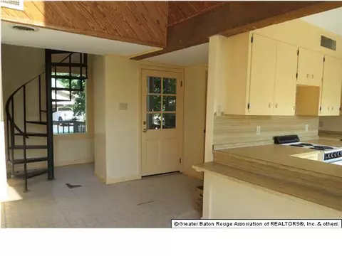 20491 Lynda, Killian, LA 70462 photo 12