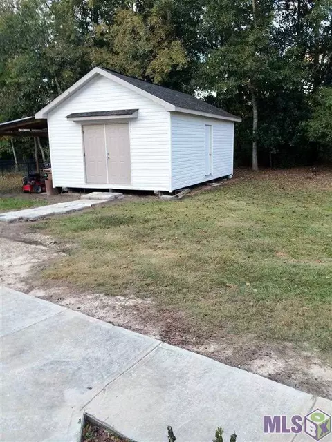 15816 Denham Rd, Pride, LA 70770 photo 2