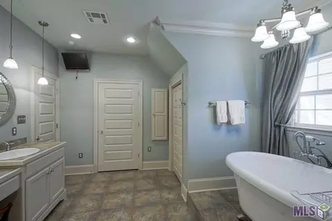 32860 Rivergate Cir, Springfield, LA 70462 photo 18