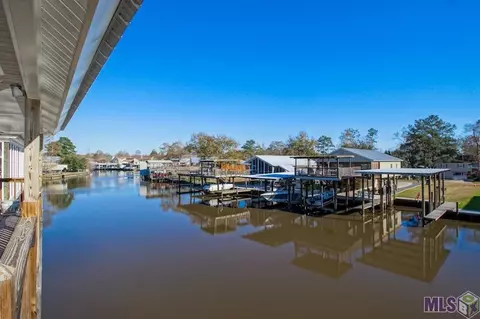 32860 Rivergate Cir, Springfield, LA 70462 photo 2