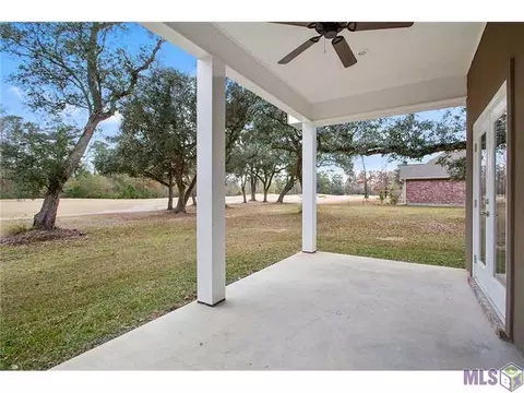 23711 Monarch Pt, Springfield, LA 70462 photo 3
