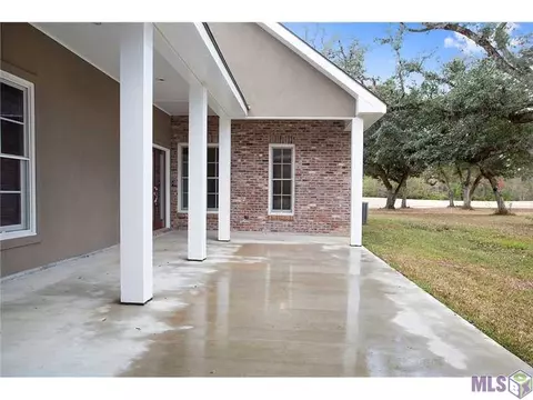 23711 Monarch Pt, Springfield, LA 70462 photo 2