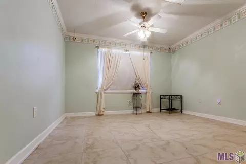 8419 Ashley Dr, Denham Springs, LA 70706 photo 8
