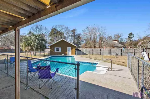 8419 Ashley Dr, Denham Springs, LA 70706 photo 9