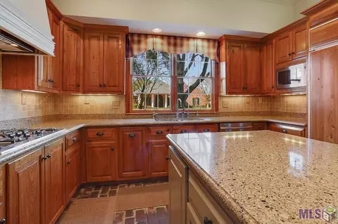 17841 Five Oaks Dr, Baton Rouge, LA 70810 photo 13