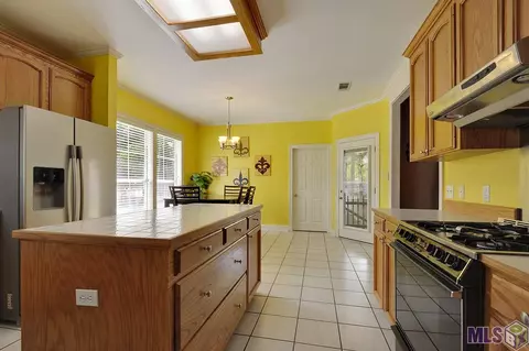 30115 Oak Shadow Dr, Walker, LA 70785 photo 5