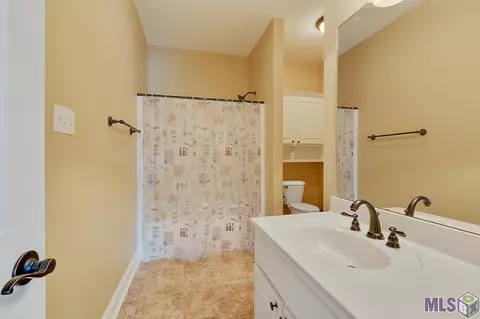 34135 Springlake Dr, Walker, LA 70785 photo 8
