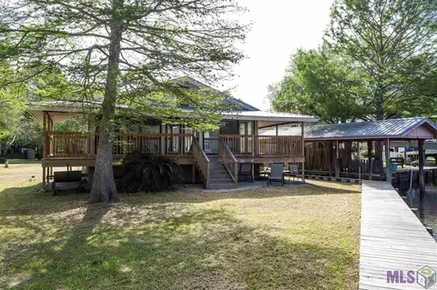 32702 Cypress Dr, Springfield, LA 70462 photo 1