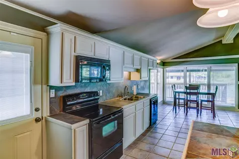 32702 Cypress Dr, Springfield, LA 70462 photo 7