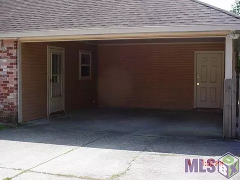 30551 Oakcrest Dr, Walker, LA 70785 photo 2