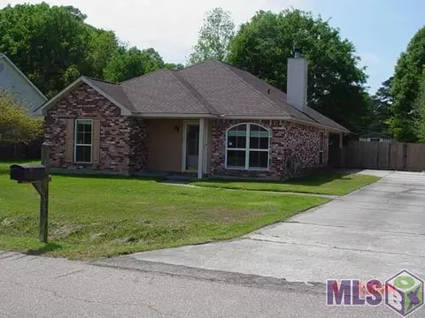 30551 Oakcrest Dr, Walker, LA 70785 photo 1