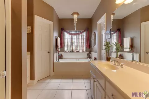 34202 Fountain View Dr, Walker, LA 70785 photo 7