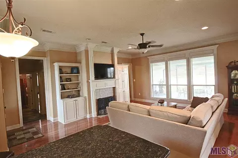34201 Spring Lake Dr, Walker, LA 70785 photo 6