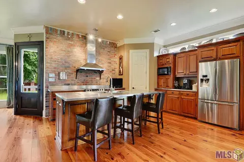 20365 Fairway Dr, Springfield, LA 70462 photo 5