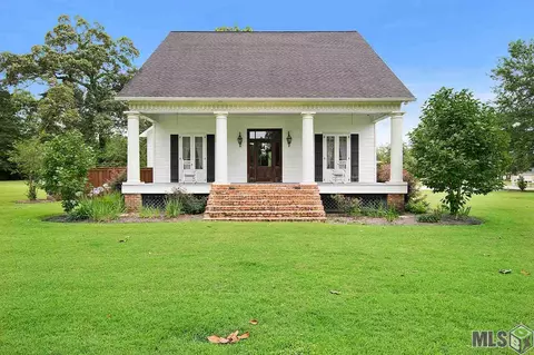 20365 Fairway Dr, Springfield, LA 70462 photo 2