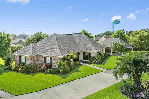 380 Oakleaf Ct, Brusly, LA 70719 photo 1