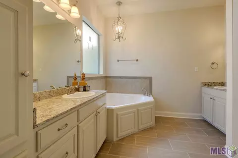 30487 Trace Ln, Walker, LA 70785 photo 7
