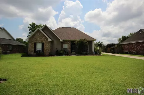 30480 Michelle St, Walker, LA 70785 photo 2