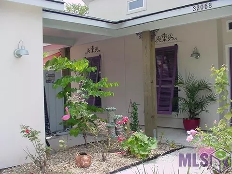 32058 Oneal Dr, Springfield, LA 70462 photo 2