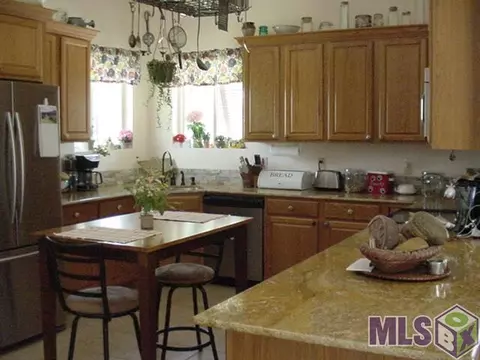 32058 Oneal Dr, Springfield, LA 70462 photo 9