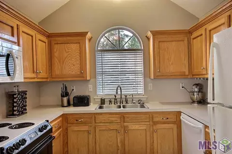 13926 J R Dr, Walker, LA 70785 photo 5