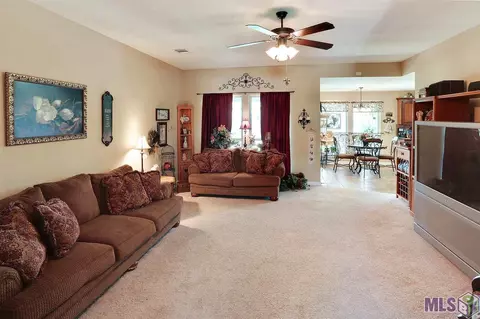 12724 Roe Dr, Walker, LA 70785 photo 5