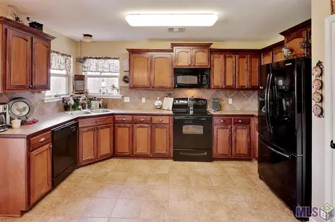 12724 Roe Dr, Walker, LA 70785 photo 8