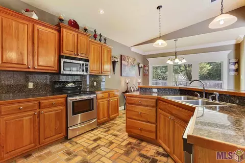 34242 Spring Lake Dr, Walker, LA 70785 photo 6