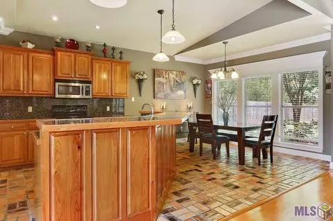 34242 Spring Lake Dr, Walker, LA 70785 photo 5