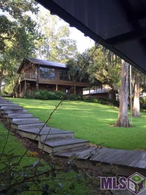 20574 Carpenter Rd, Springfield, LA 70462 photo 2