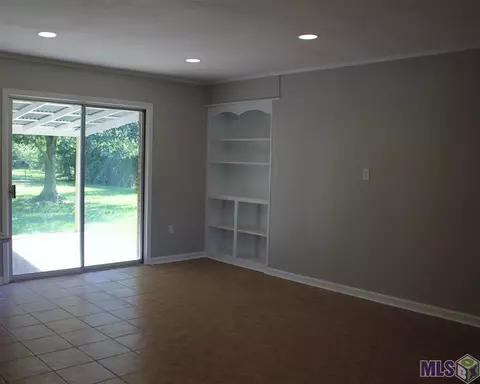 6986 Kent Dr, Baker, LA 70714 photo 8