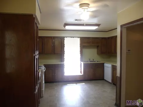 1355 Kennon Dr, Baker, LA 70714 photo 2