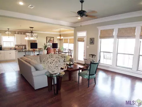 13478 Williamsburg Dr, Walker, LA 70785 photo 5