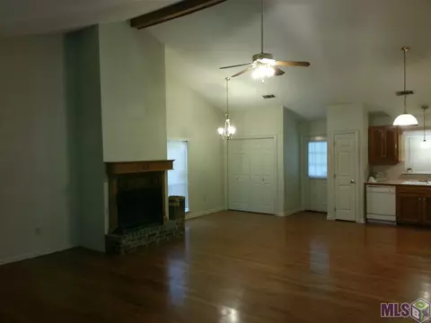 28675 S Anne Dr, Walker, LA 70785 photo 2