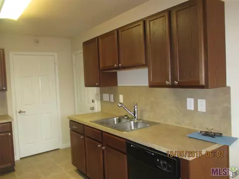 11231 Caddo Dr, Denham Springs, LA 70726 photo 2